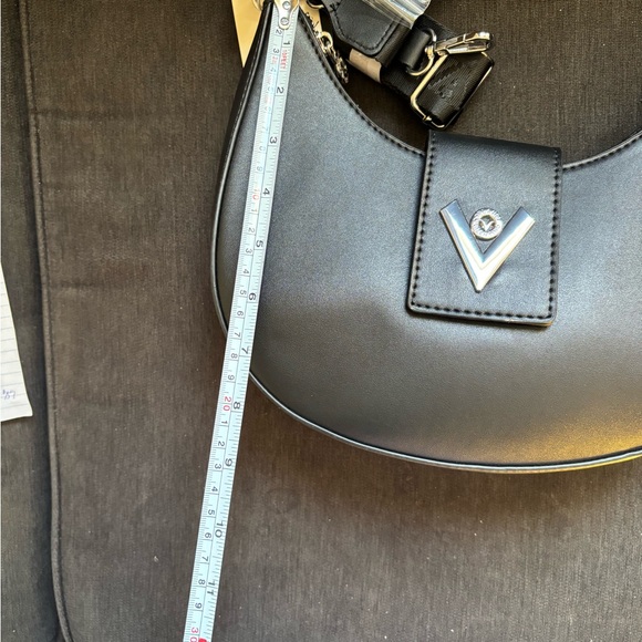 Valentina Black Shoulder Bag with Chunky Chain Strap and Curved Shape - Picture 11 of 13